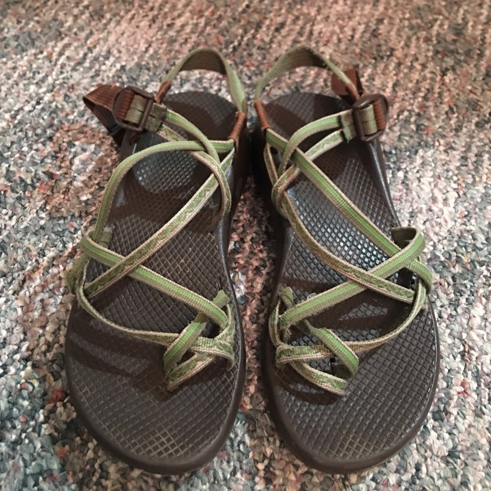 Green chacos